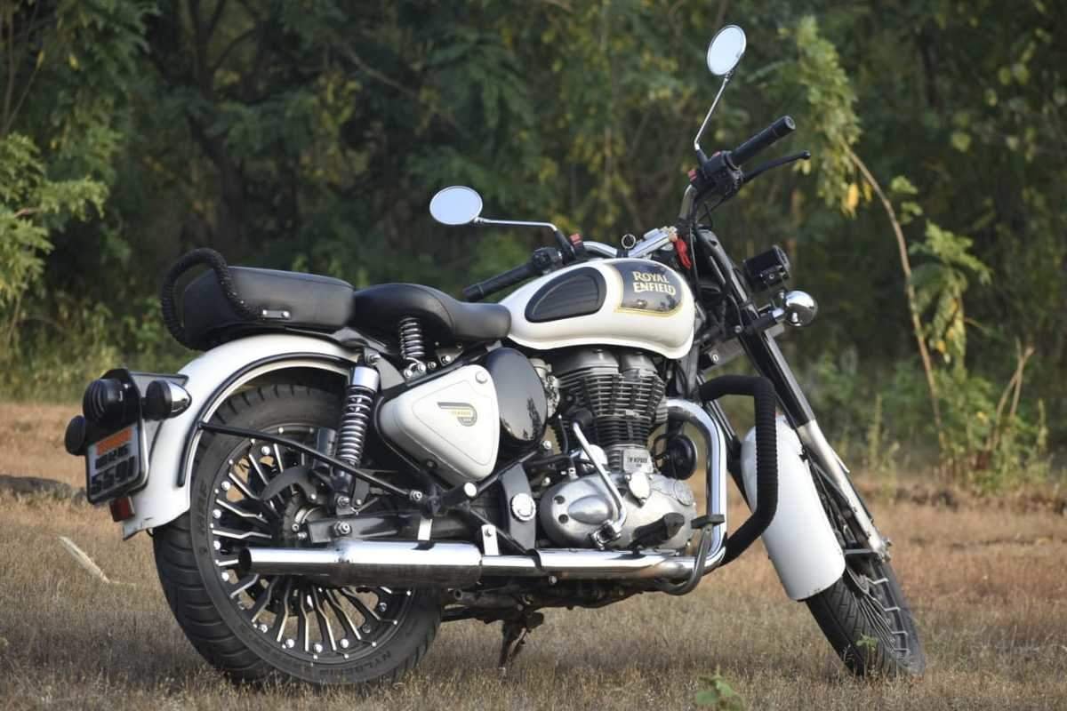royal-enfield-classic-350-front-view